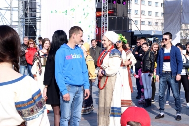 Монстрацию и флешмоб устроили в Хабаровске в праздничные дни Роман Федоров